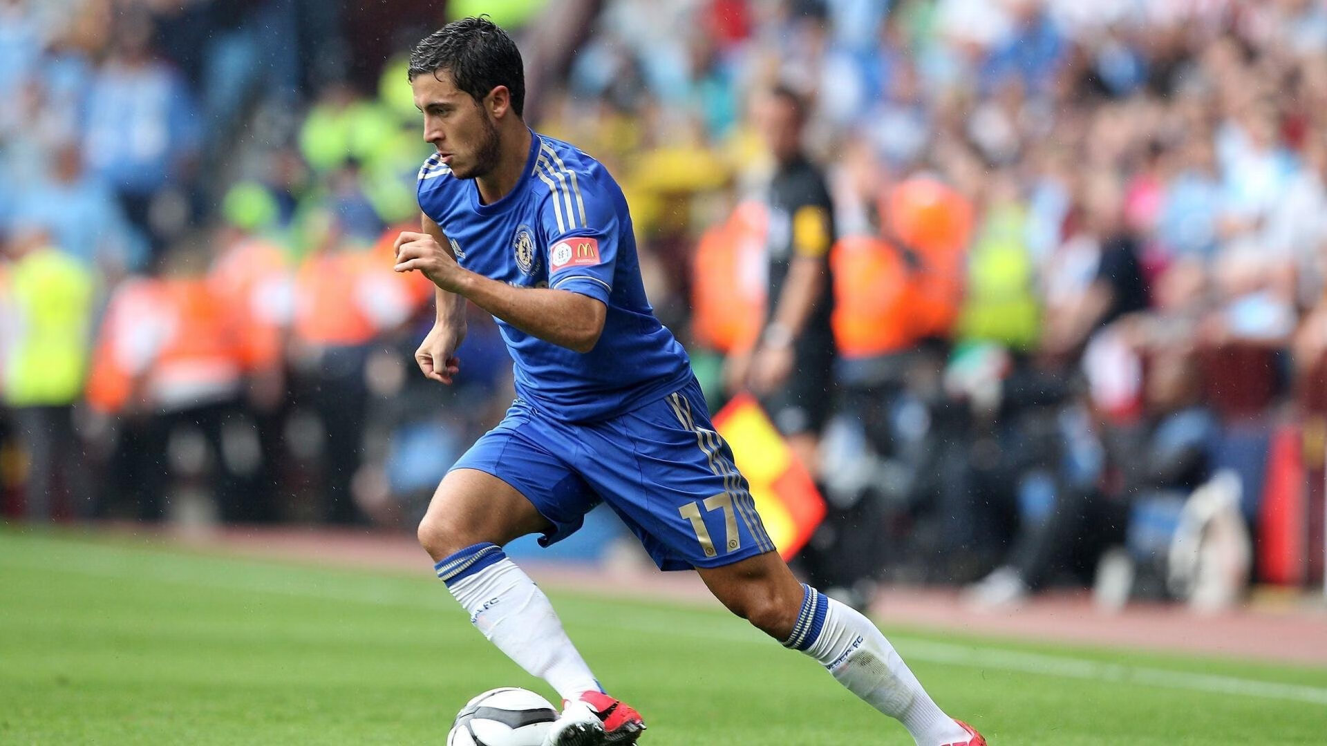 姆巴佩回归赛场,逆转首场状态亮眼,巴黎圣日耳曼观众沸腾!